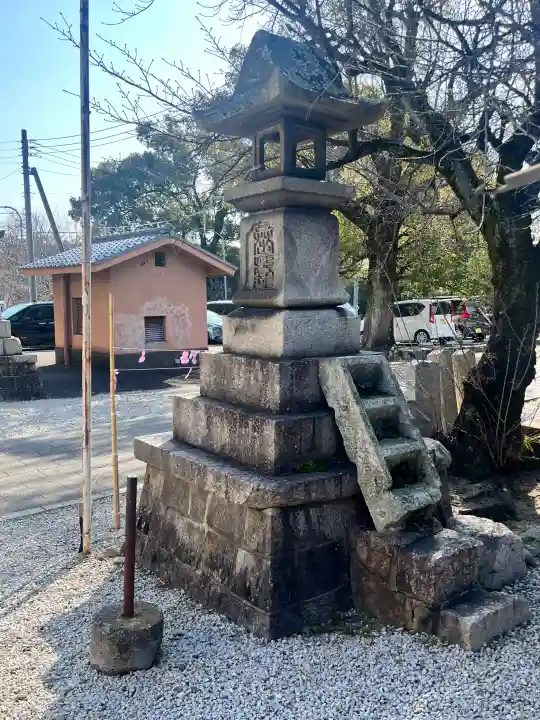 與杼神社の{uncategorized: "未分類", other: "その他", undefined: "問題あり", building: "その他建物", grave: "お墓", sacred_gate: "鳥居", guardian: "狛犬", statue: "像", buddha: "仏像", history: "歴史", nature: "自然", garden: "庭園", animal: "動物", pagoda: "塔", temizu: "手水舎", mountain_gate: "山門・神門", sanctuary: "本殿・本堂", subordinate: "末社・摂社", art: "芸術", scenery: "景色", jizo: "地蔵", ema: "絵馬", goshuin: "御朱印", omikuji: "おみくじ", items: "授与品その他", amulet: "お守り", goshuincho: "御朱印帳", eats: "食事", festival: "お祭り", votive_dance: "神楽", shichigosan: "七五三参", wedding: "結婚式", experience: "体験その他", initially: "初詣", around: "周辺", anti_infection: "感染症対策"}