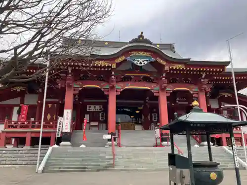 成田山札幌別院新栄寺の本殿・本堂