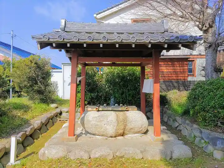 津島社(加納)の手水舎