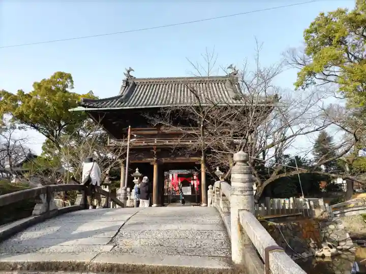 笠覆寺 (笠寺観音)の山門・神門