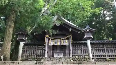 諏訪大社上社前宮の本殿・本堂