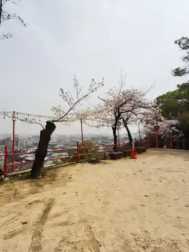 宝塚神社の景色