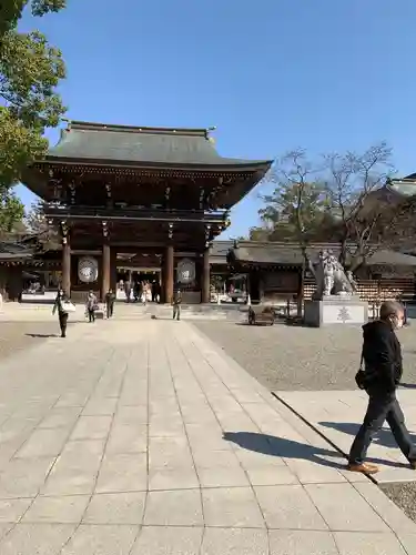 寒川神社の山門