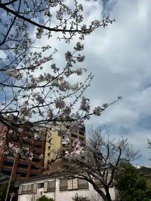 生麦神明社の{uncategorized: "未分類", other: "その他", undefined: "問題あり", building: "その他建物", grave: "お墓", sacred_gate: "鳥居", guardian: "狛犬", statue: "像", buddha: "仏像", history: "歴史", nature: "自然", garden: "庭園", animal: "動物", pagoda: "塔", temizu: "手水舎", mountain_gate: "山門・神門", sanctuary: "本殿・本堂", subordinate: "末社・摂社", art: "芸術", scenery: "景色", jizo: "地蔵", ema: "絵馬", goshuin: "御朱印", omikuji: "おみくじ", items: "授与品その他", amulet: "お守り", goshuincho: "御朱印帳", eats: "食事", festival: "お祭り", votive_dance: "神楽", shichigosan: "七五三参", wedding: "結婚式", experience: "体験その他", initially: "初詣", around: "周辺", anti_infection: "感染症対策"}