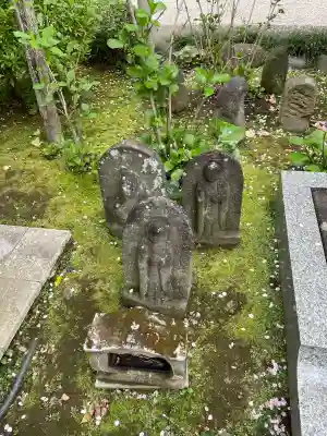 西雲寺の{uncategorized: "未分類", other: "その他", undefined: "問題あり", building: "その他建物", grave: "お墓", sacred_gate: "鳥居", guardian: "狛犬", statue: "像", buddha: "仏像", history: "歴史", nature: "自然", garden: "庭園", animal: "動物", pagoda: "塔", temizu: "手水舎", mountain_gate: "山門・神門", sanctuary: "本殿・本堂", subordinate: "末社・摂社", art: "芸術", scenery: "景色", jizo: "地蔵", ema: "絵馬", goshuin: "御朱印", omikuji: "おみくじ", items: "授与品その他", amulet: "お守り", goshuincho: "御朱印帳", eats: "食事", festival: "お祭り", votive_dance: "神楽", shichigosan: "七五三参", wedding: "結婚式", experience: "体験その他", initially: "初詣", around: "周辺", anti_infection: "感染症対策"}