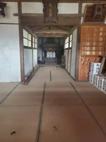 西城神社の本殿