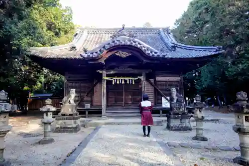 大岡白山神社の本殿・本堂