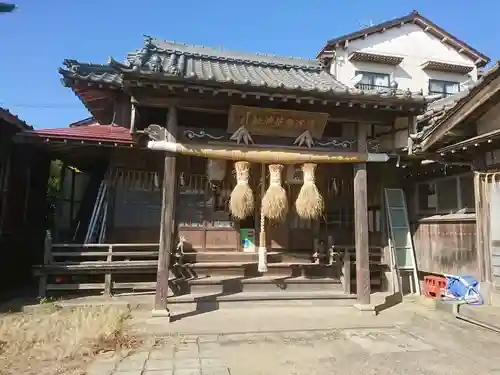 開運稲荷神社の本殿