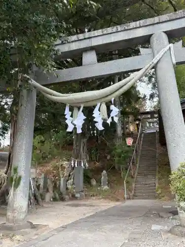 鹿島神社の{uncategorized: "未分類", other: "その他", undefined: "問題あり", building: "その他建物", grave: "お墓", sacred_gate: "鳥居", guardian: "狛犬", statue: "像", buddha: "仏像", history: "歴史", nature: "自然", garden: "庭園", animal: "動物", pagoda: "塔", temizu: "手水舎", mountain_gate: "山門・神門", sanctuary: "本殿・本堂", subordinate: "末社・摂社", art: "芸術", scenery: "景色", jizo: "地蔵", ema: "絵馬", goshuin: "御朱印", omikuji: "おみくじ", items: "授与品その他", amulet: "お守り", goshuincho: "御朱印帳", eats: "食事", festival: "お祭り", votive_dance: "神楽", shichigosan: "七五三参", wedding: "結婚式", experience: "体験その他", initially: "初詣", around: "周辺", anti_infection: "感染症対策"}