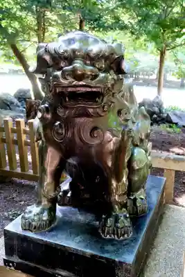 北海道神宮の狛犬