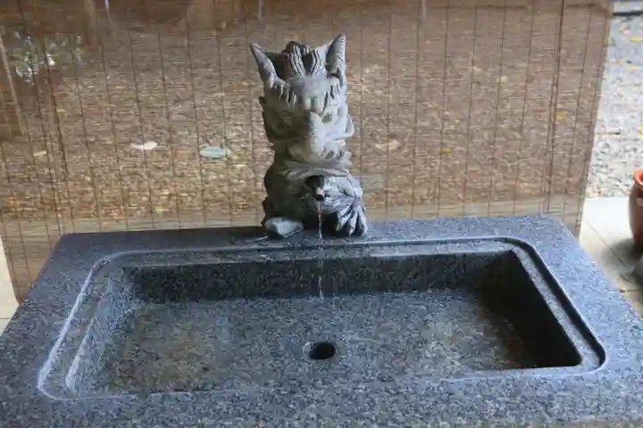 滑川神社 - 仕事と子どもの守り神の手水舎