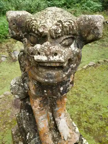 白山神社の狛犬