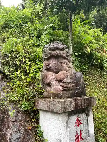 白山神社の狛犬