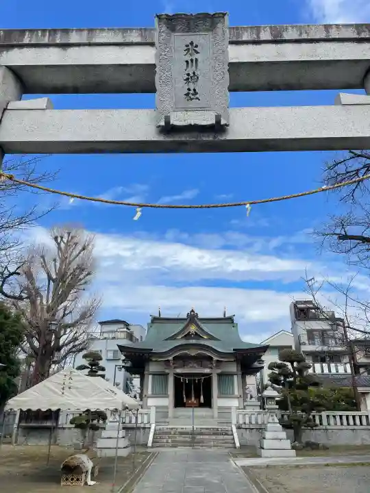 氷川神社の{uncategorized: "未分類", other: "その他", undefined: "問題あり", building: "その他建物", grave: "お墓", sacred_gate: "鳥居", guardian: "狛犬", statue: "像", buddha: "仏像", history: "歴史", nature: "自然", garden: "庭園", animal: "動物", pagoda: "塔", temizu: "手水舎", mountain_gate: "山門・神門", sanctuary: "本殿・本堂", subordinate: "末社・摂社", art: "芸術", scenery: "景色", jizo: "地蔵", ema: "絵馬", goshuin: "御朱印", omikuji: "おみくじ", items: "授与品その他", amulet: "お守り", goshuincho: "御朱印帳", eats: "食事", festival: "お祭り", votive_dance: "神楽", shichigosan: "七五三参", wedding: "結婚式", experience: "体験その他", initially: "初詣", around: "周辺", anti_infection: "感染症対策"}