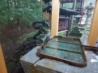 新屋山神社の手水舎