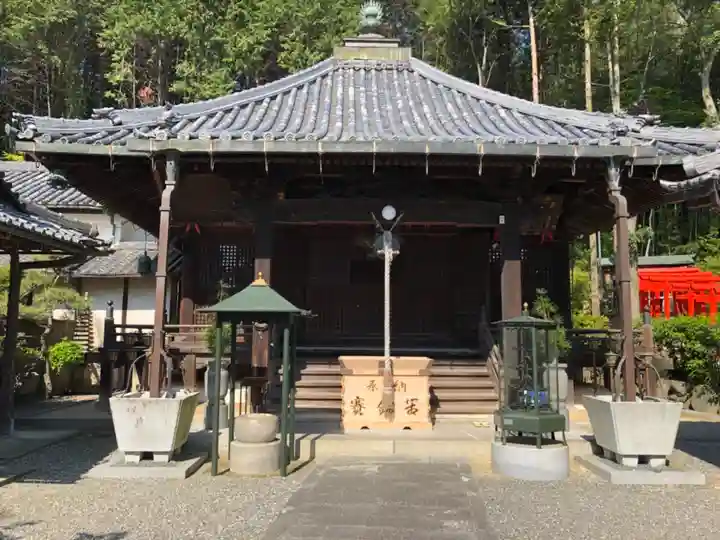 寶國寺の本殿・本堂
