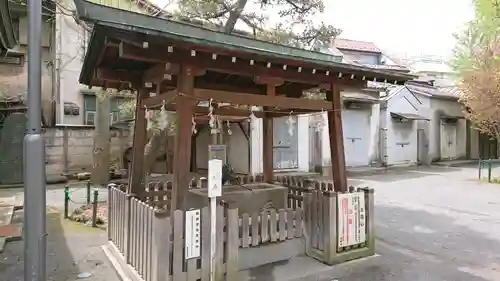 鎧神社の手水舎