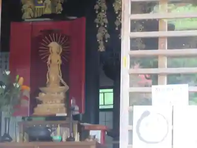 秩父札所三十二番　法性寺の仏像