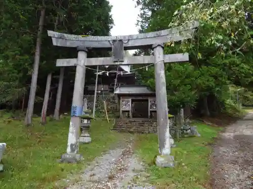 高尾穂見神社の鳥居