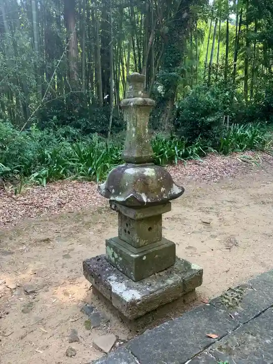 貴船神社の塔