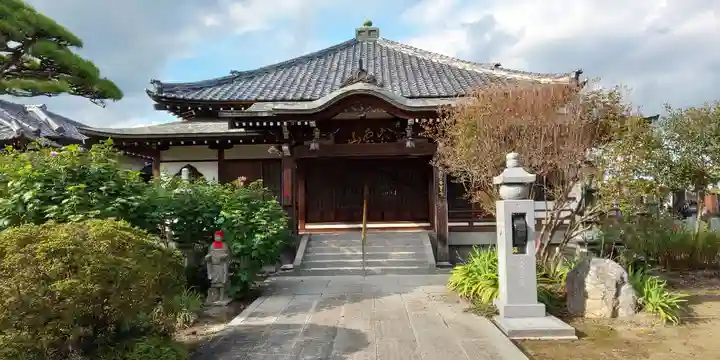 常楽寺の本殿・本堂