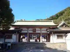 照國神社の山門