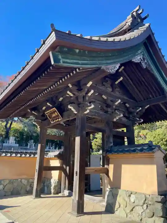 宗隆寺の{uncategorized: "未分類", other: "その他", undefined: "問題あり", building: "その他建物", grave: "お墓", sacred_gate: "鳥居", guardian: "狛犬", statue: "像", buddha: "仏像", history: "歴史", nature: "自然", garden: "庭園", animal: "動物", pagoda: "塔", temizu: "手水舎", mountain_gate: "山門・神門", sanctuary: "本殿・本堂", subordinate: "末社・摂社", art: "芸術", scenery: "景色", jizo: "地蔵", ema: "絵馬", goshuin: "御朱印", omikuji: "おみくじ", items: "授与品その他", amulet: "お守り", goshuincho: "御朱印帳", eats: "食事", festival: "お祭り", votive_dance: "神楽", shichigosan: "七五三参", wedding: "結婚式", experience: "体験その他", initially: "初詣", around: "周辺", anti_infection: "感染症対策"}