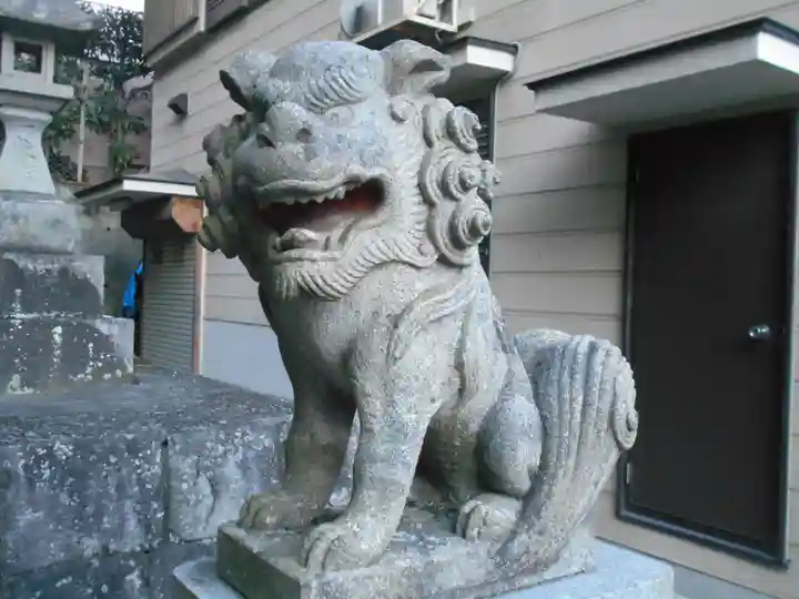 諏訪神社の狛犬