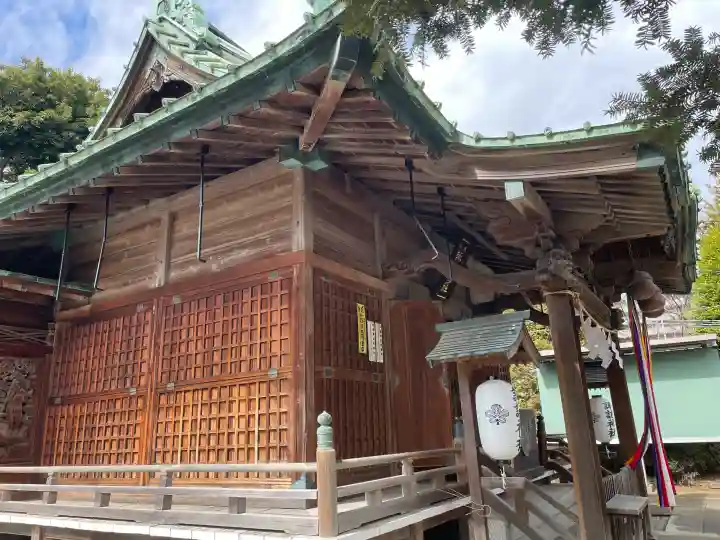諏訪神社の{uncategorized: "未分類", other: "その他", undefined: "問題あり", building: "その他建物", grave: "お墓", sacred_gate: "鳥居", guardian: "狛犬", statue: "像", buddha: "仏像", history: "歴史", nature: "自然", garden: "庭園", animal: "動物", pagoda: "塔", temizu: "手水舎", mountain_gate: "山門・神門", sanctuary: "本殿・本堂", subordinate: "末社・摂社", art: "芸術", scenery: "景色", jizo: "地蔵", ema: "絵馬", goshuin: "御朱印", omikuji: "おみくじ", items: "授与品その他", amulet: "お守り", goshuincho: "御朱印帳", eats: "食事", festival: "お祭り", votive_dance: "神楽", shichigosan: "七五三参", wedding: "結婚式", experience: "体験その他", initially: "初詣", around: "周辺", anti_infection: "感染症対策"}
