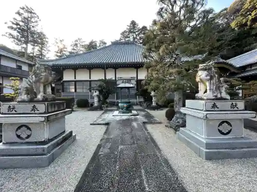 浄眼寺の{uncategorized: "未分類", other: "その他", undefined: "問題あり", building: "その他建物", grave: "お墓", sacred_gate: "鳥居", guardian: "狛犬", statue: "像", buddha: "仏像", history: "歴史", nature: "自然", garden: "庭園", animal: "動物", pagoda: "塔", temizu: "手水舎", mountain_gate: "山門・神門", sanctuary: "本殿・本堂", subordinate: "末社・摂社", art: "芸術", scenery: "景色", jizo: "地蔵", ema: "絵馬", goshuin: "御朱印", omikuji: "おみくじ", items: "授与品その他", amulet: "お守り", goshuincho: "御朱印帳", eats: "食事", festival: "お祭り", votive_dance: "神楽", shichigosan: "七五三参", wedding: "結婚式", experience: "体験その他", initially: "初詣", around: "周辺", anti_infection: "感染症対策"}