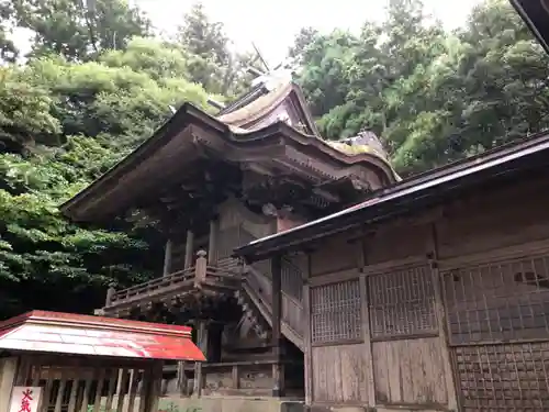 由良比女神社の本殿