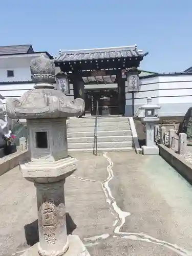 正善寺の山門