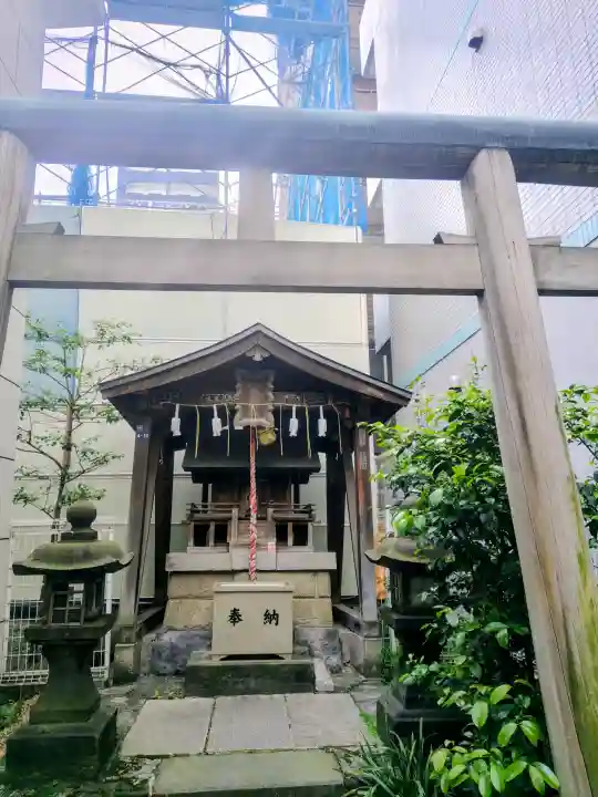 池洲稲荷神社の{uncategorized: "未分類", other: "その他", undefined: "問題あり", building: "その他建物", grave: "お墓", sacred_gate: "鳥居", guardian: "狛犬", statue: "像", buddha: "仏像", history: "歴史", nature: "自然", garden: "庭園", animal: "動物", pagoda: "塔", temizu: "手水舎", mountain_gate: "山門・神門", sanctuary: "本殿・本堂", subordinate: "末社・摂社", art: "芸術", scenery: "景色", jizo: "地蔵", ema: "絵馬", goshuin: "御朱印", omikuji: "おみくじ", items: "授与品その他", amulet: "お守り", goshuincho: "御朱印帳", eats: "食事", festival: "お祭り", votive_dance: "神楽", shichigosan: "七五三参", wedding: "結婚式", experience: "体験その他", initially: "初詣", around: "周辺", anti_infection: "感染症対策"}