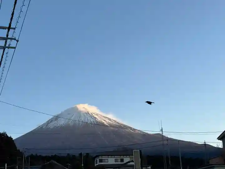 山宮浅間神社の{uncategorized: "未分類", other: "その他", undefined: "問題あり", building: "その他建物", grave: "お墓", sacred_gate: "鳥居", guardian: "狛犬", statue: "像", buddha: "仏像", history: "歴史", nature: "自然", garden: "庭園", animal: "動物", pagoda: "塔", temizu: "手水舎", mountain_gate: "山門・神門", sanctuary: "本殿・本堂", subordinate: "末社・摂社", art: "芸術", scenery: "景色", jizo: "地蔵", ema: "絵馬", goshuin: "御朱印", omikuji: "おみくじ", items: "授与品その他", amulet: "お守り", goshuincho: "御朱印帳", eats: "食事", festival: "お祭り", votive_dance: "神楽", shichigosan: "七五三参", wedding: "結婚式", experience: "体験その他", initially: "初詣", around: "周辺", anti_infection: "感染症対策"}