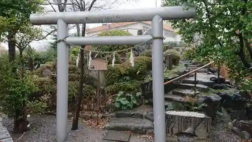 鎮守氷川神社の鳥居