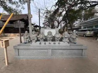 藤森神社の{uncategorized: "未分類", other: "その他", undefined: "問題あり", building: "その他建物", grave: "お墓", sacred_gate: "鳥居", guardian: "狛犬", statue: "像", buddha: "仏像", history: "歴史", nature: "自然", garden: "庭園", animal: "動物", pagoda: "塔", temizu: "手水舎", mountain_gate: "山門・神門", sanctuary: "本殿・本堂", subordinate: "末社・摂社", art: "芸術", scenery: "景色", jizo: "地蔵", ema: "絵馬", goshuin: "御朱印", omikuji: "おみくじ", items: "授与品その他", amulet: "お守り", goshuincho: "御朱印帳", eats: "食事", festival: "お祭り", votive_dance: "神楽", shichigosan: "七五三参", wedding: "結婚式", experience: "体験その他", initially: "初詣", around: "周辺", anti_infection: "感染症対策"}