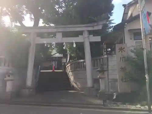 幡ケ谷氷川神社の鳥居