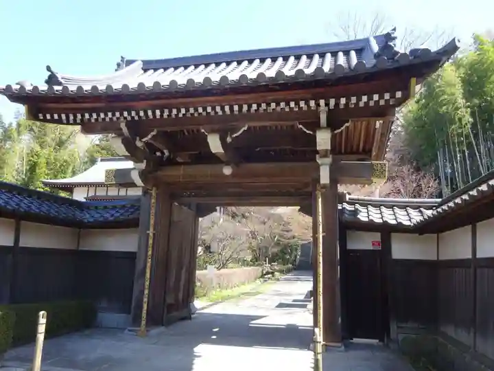心行寺の山門・神門