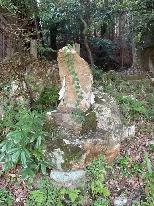 神明神社(大薮町)の像