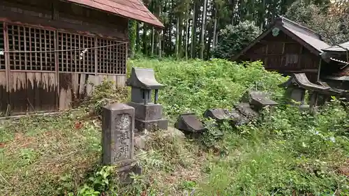 諏訪神社の末社