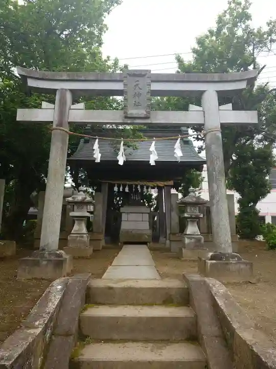 箭弓稲荷神社の{uncategorized: "未分類", other: "その他", undefined: "問題あり", building: "その他建物", grave: "お墓", sacred_gate: "鳥居", guardian: "狛犬", statue: "像", buddha: "仏像", history: "歴史", nature: "自然", garden: "庭園", animal: "動物", pagoda: "塔", temizu: "手水舎", mountain_gate: "山門・神門", sanctuary: "本殿・本堂", subordinate: "末社・摂社", art: "芸術", scenery: "景色", jizo: "地蔵", ema: "絵馬", goshuin: "御朱印", omikuji: "おみくじ", items: "授与品その他", amulet: "お守り", goshuincho: "御朱印帳", eats: "食事", festival: "お祭り", votive_dance: "神楽", shichigosan: "七五三参", wedding: "結婚式", experience: "体験その他", initially: "初詣", around: "周辺", anti_infection: "感染症対策"}
