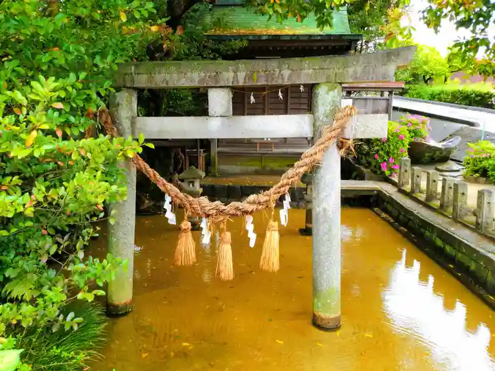 水分神社(上条弁財天)の鳥居
