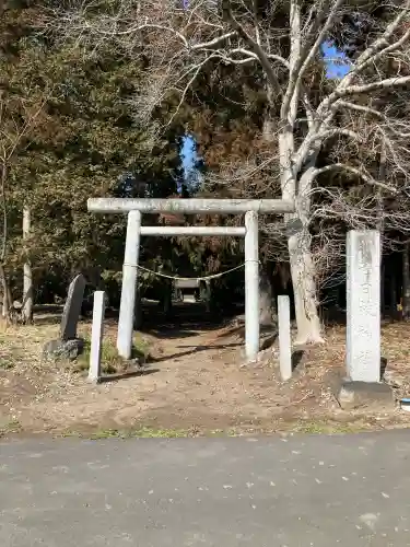 高田日枝神社の{uncategorized: "未分類", other: "その他", undefined: "問題あり", building: "その他建物", grave: "お墓", sacred_gate: "鳥居", guardian: "狛犬", statue: "像", buddha: "仏像", history: "歴史", nature: "自然", garden: "庭園", animal: "動物", pagoda: "塔", temizu: "手水舎", mountain_gate: "山門・神門", sanctuary: "本殿・本堂", subordinate: "末社・摂社", art: "芸術", scenery: "景色", jizo: "地蔵", ema: "絵馬", goshuin: "御朱印", omikuji: "おみくじ", items: "授与品その他", amulet: "お守り", goshuincho: "御朱印帳", eats: "食事", festival: "お祭り", votive_dance: "神楽", shichigosan: "七五三参", wedding: "結婚式", experience: "体験その他", initially: "初詣", around: "周辺", anti_infection: "感染症対策"}