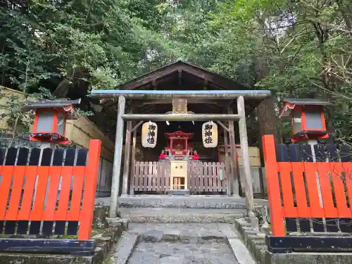 （山田）伊射奈岐神社の{uncategorized: "未分類", other: "その他", undefined: "問題あり", building: "その他建物", grave: "お墓", sacred_gate: "鳥居", guardian: "狛犬", statue: "像", buddha: "仏像", history: "歴史", nature: "自然", garden: "庭園", animal: "動物", pagoda: "塔", temizu: "手水舎", mountain_gate: "山門・神門", sanctuary: "本殿・本堂", subordinate: "末社・摂社", art: "芸術", scenery: "景色", jizo: "地蔵", ema: "絵馬", goshuin: "御朱印", omikuji: "おみくじ", items: "授与品その他", amulet: "お守り", goshuincho: "御朱印帳", eats: "食事", festival: "お祭り", votive_dance: "神楽", shichigosan: "七五三参", wedding: "結婚式", experience: "体験その他", initially: "初詣", around: "周辺", anti_infection: "感染症対策"}