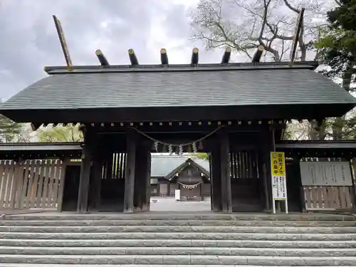千歳神社の山門・神門