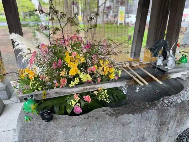 彌彦神社 (伊夜日子神社)の手水舎