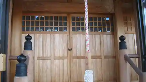 白山神社の本殿