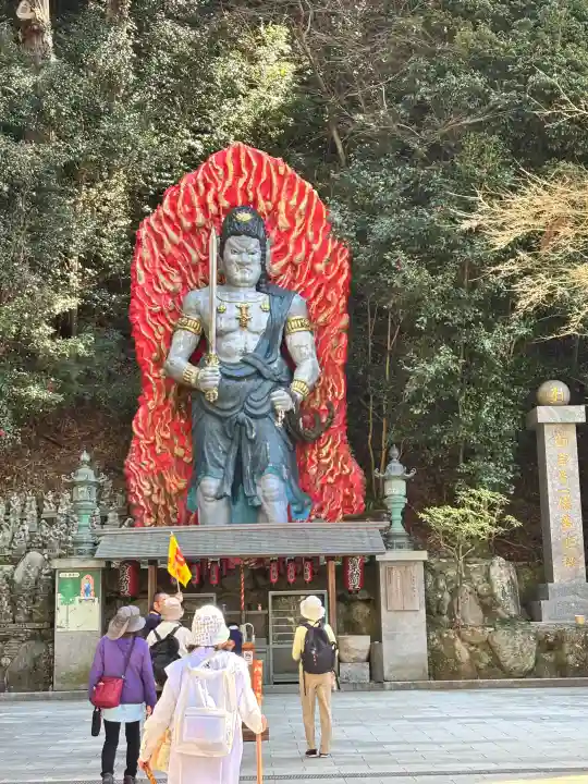 城戸ノ滝不動堂の{uncategorized: "未分類", other: "その他", undefined: "問題あり", building: "その他建物", grave: "お墓", sacred_gate: "鳥居", guardian: "狛犬", statue: "像", buddha: "仏像", history: "歴史", nature: "自然", garden: "庭園", animal: "動物", pagoda: "塔", temizu: "手水舎", mountain_gate: "山門・神門", sanctuary: "本殿・本堂", subordinate: "末社・摂社", art: "芸術", scenery: "景色", jizo: "地蔵", ema: "絵馬", goshuin: "御朱印", omikuji: "おみくじ", items: "授与品その他", amulet: "お守り", goshuincho: "御朱印帳", eats: "食事", festival: "お祭り", votive_dance: "神楽", shichigosan: "七五三参", wedding: "結婚式", experience: "体験その他", initially: "初詣", around: "周辺", anti_infection: "感染症対策"}