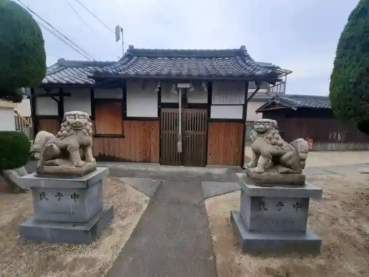小松神社の{uncategorized: "未分類", other: "その他", undefined: "問題あり", building: "その他建物", grave: "お墓", sacred_gate: "鳥居", guardian: "狛犬", statue: "像", buddha: "仏像", history: "歴史", nature: "自然", garden: "庭園", animal: "動物", pagoda: "塔", temizu: "手水舎", mountain_gate: "山門・神門", sanctuary: "本殿・本堂", subordinate: "末社・摂社", art: "芸術", scenery: "景色", jizo: "地蔵", ema: "絵馬", goshuin: "御朱印", omikuji: "おみくじ", items: "授与品その他", amulet: "お守り", goshuincho: "御朱印帳", eats: "食事", festival: "お祭り", votive_dance: "神楽", shichigosan: "七五三参", wedding: "結婚式", experience: "体験その他", initially: "初詣", around: "周辺", anti_infection: "感染症対策"}