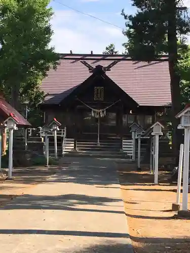 納内神社の本殿